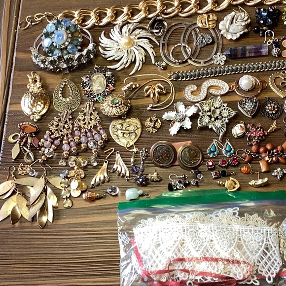 Lot #104 Jewelry Crafting Lot for Your Creativity - Picture 1 of 15